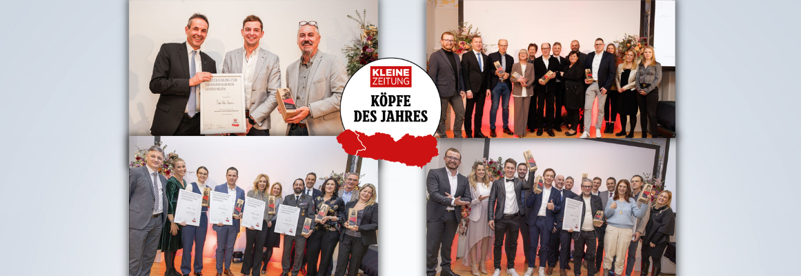 Vier Fotos zeigen lächelnde Menschengruppen, die in feierlichem Rahmen Auszeichnungen in den Händen halten. Der Schriftzug „Kleine Zeitung Köpfe des Jahres“ ist prominent platziert. Die Atmosphäre wirkt festlich mit Blumenschmuck und einem roten Teppich.